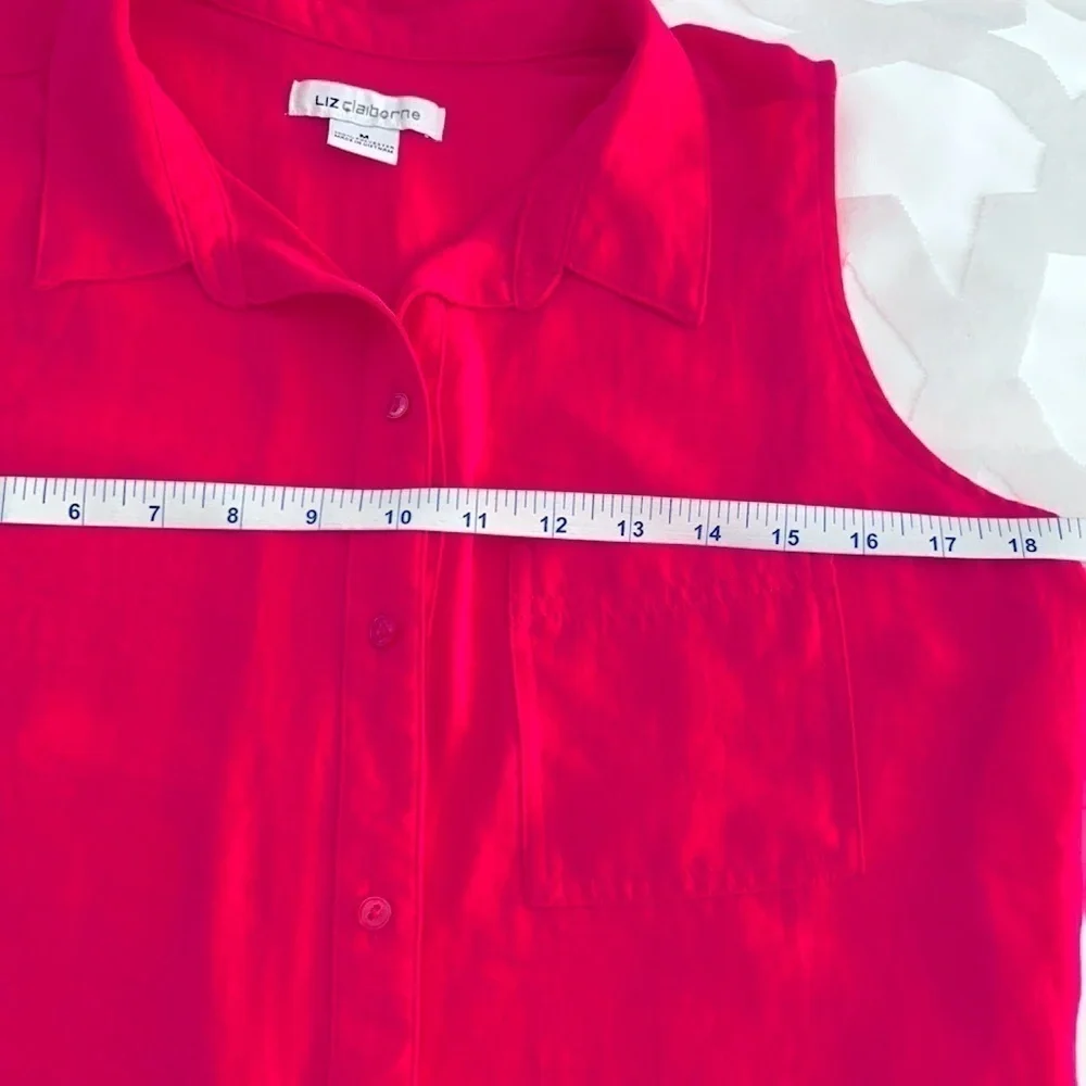 Liz Claiborne PINK Collared Button Sleeveless High/Low Top. Size Medium.